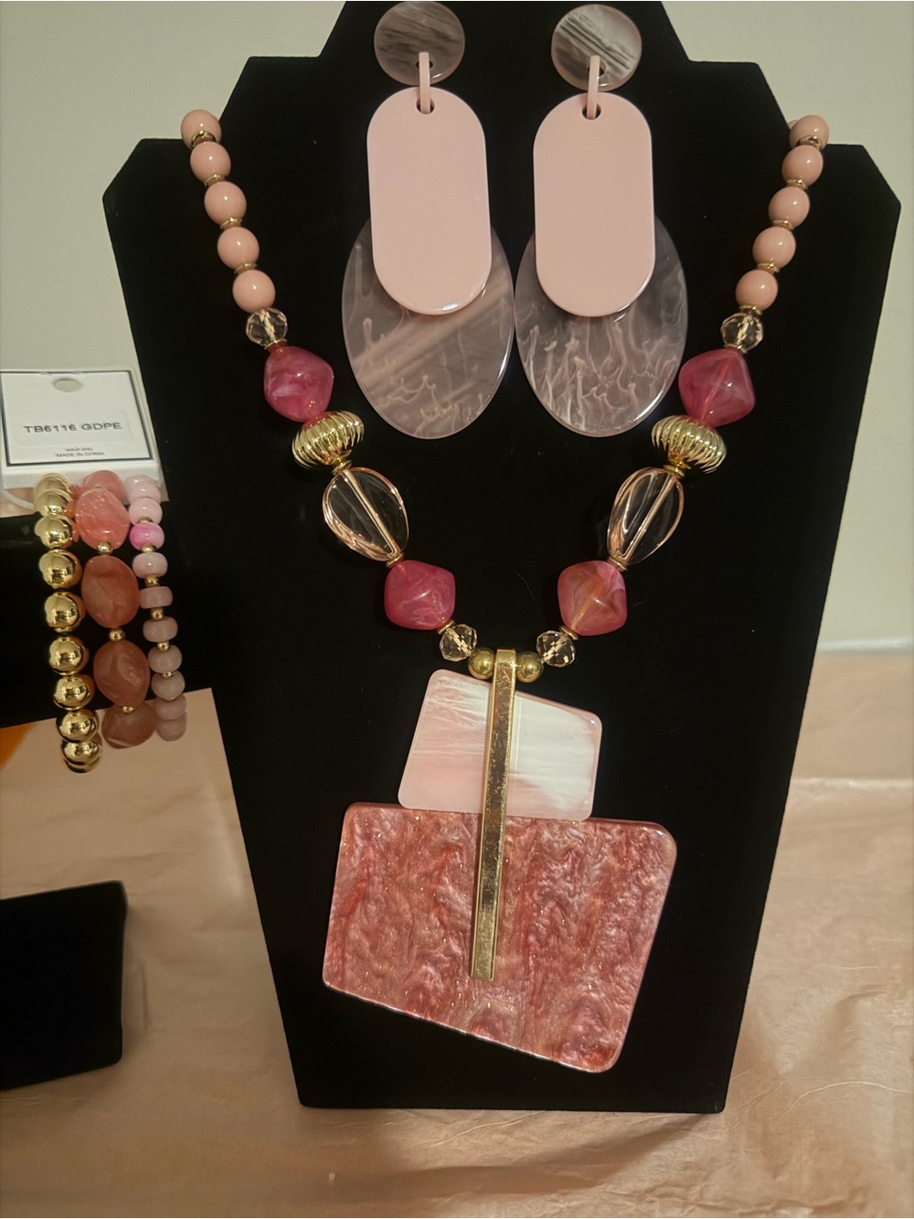Pink Statement Pendant Necklace,Bracelet & Earring Set